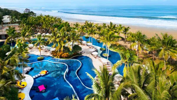 Kolam renang W Bali Seminyak
